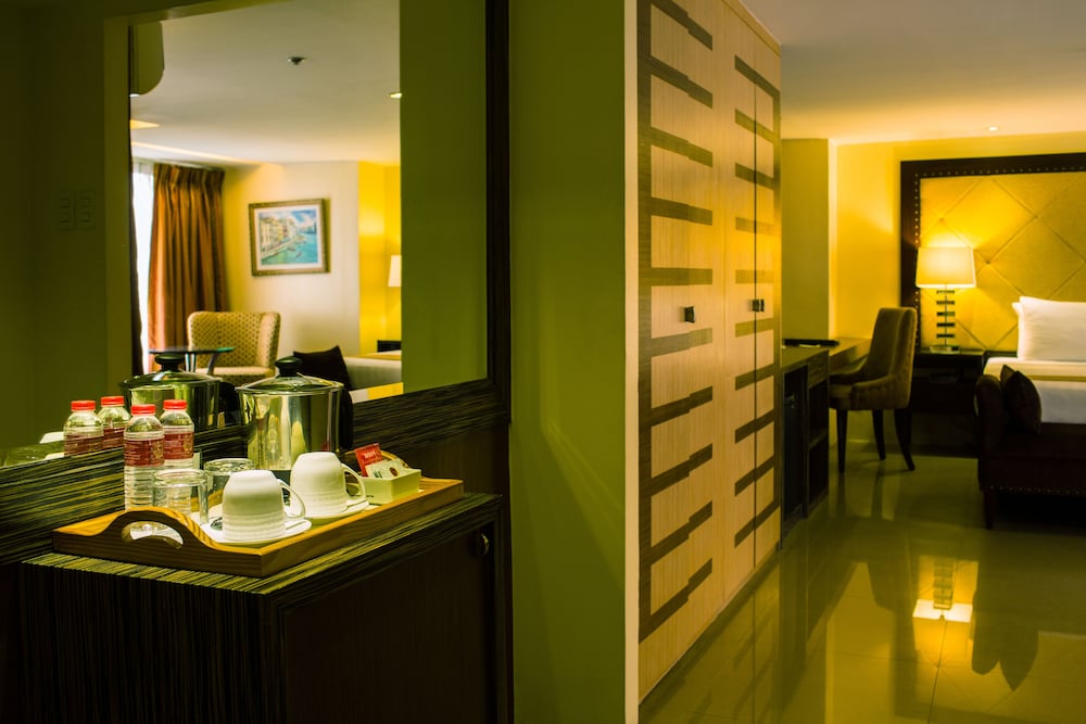 TORRE VENEZIA HOTEL 49/50
