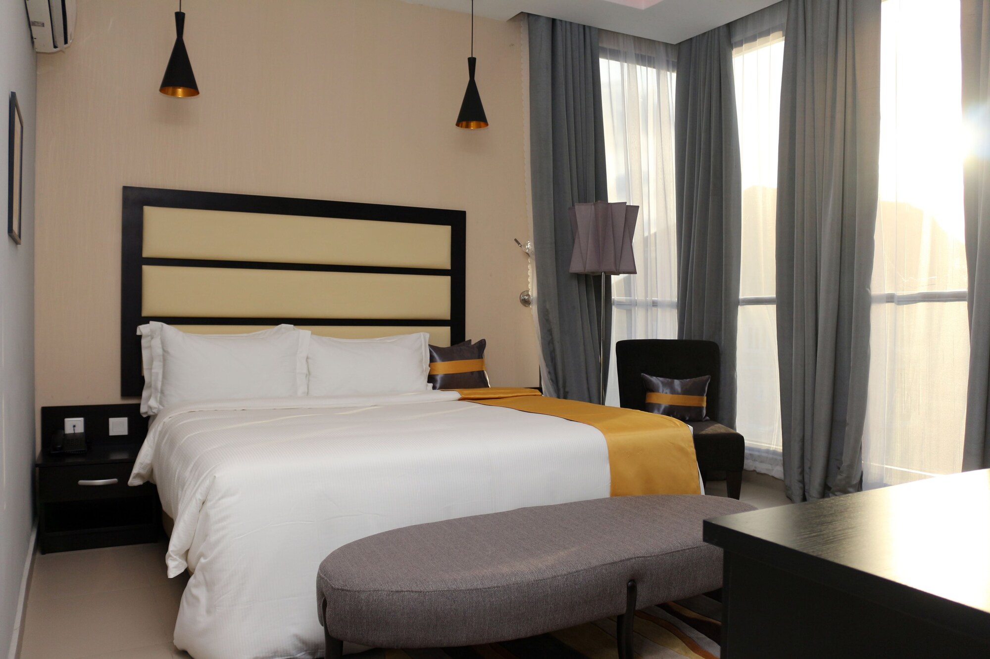 LUXURY, STUDIO, SUITE, ACCESSIBLE