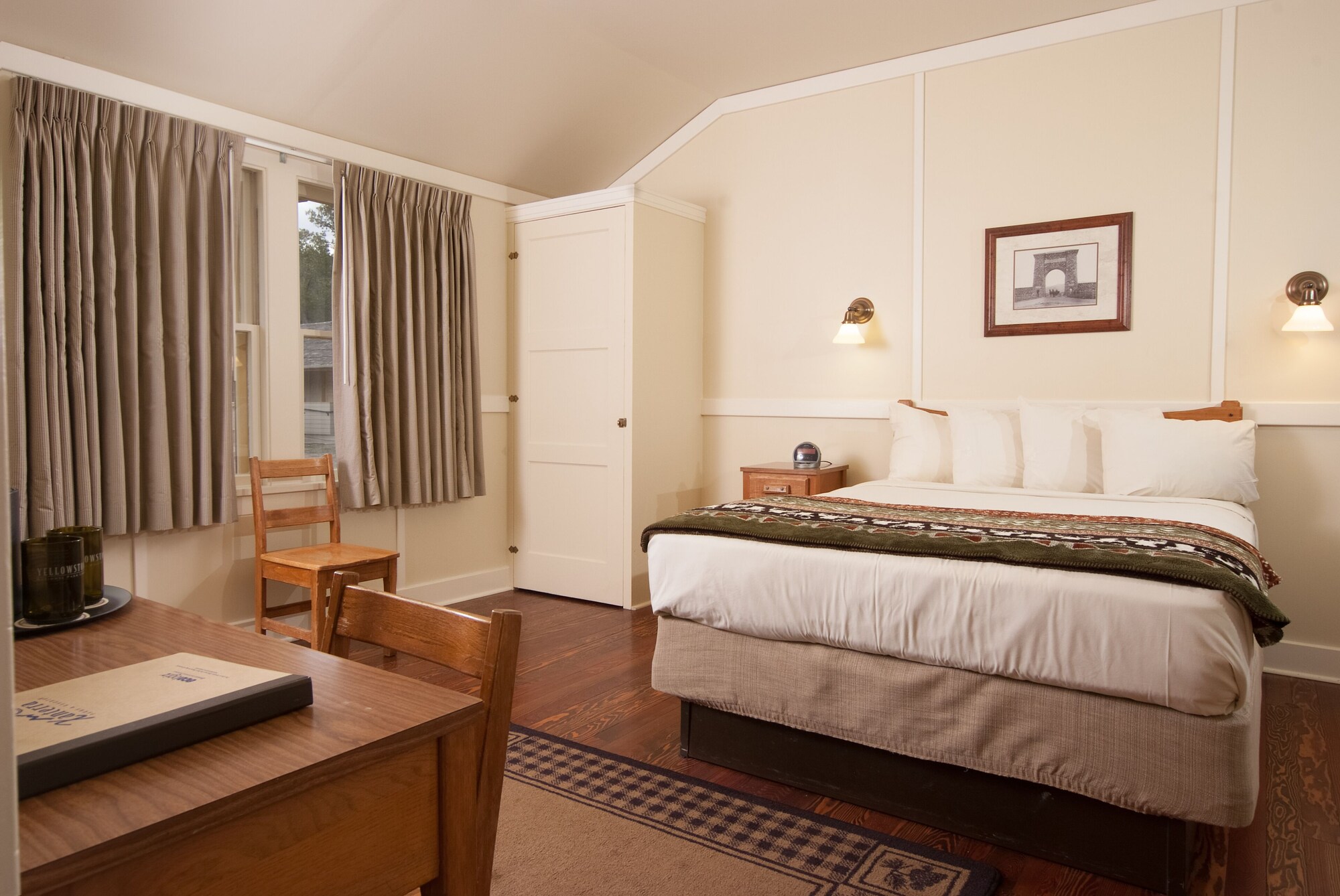 Cabin, Queen Bed, No Bathroom
