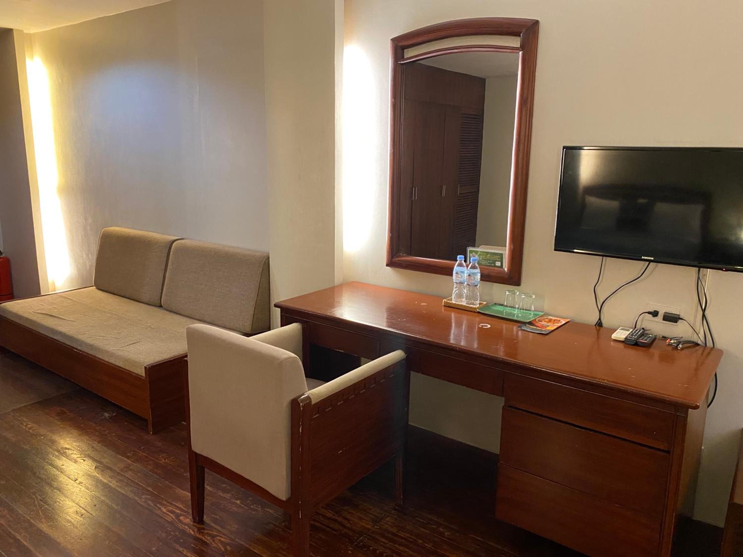 Century Plaza Hotel 27/50