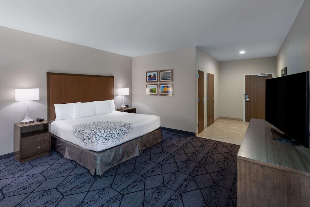 La Quinta Inn and Suites by Wyndham Round Rock East 9/43