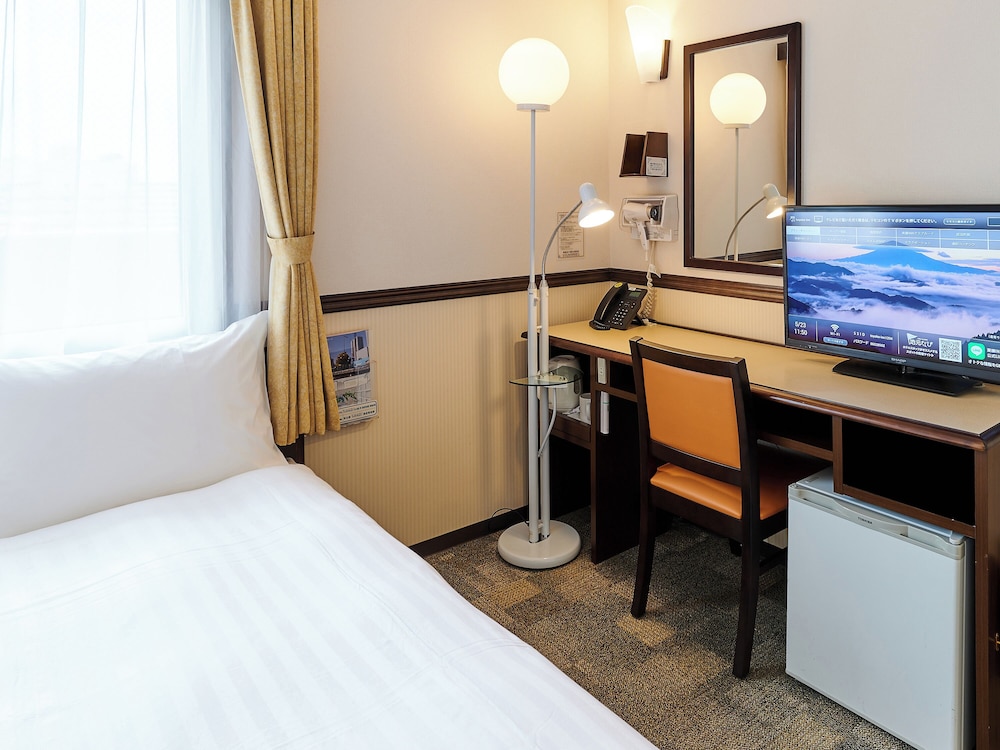 Toyoko Inn Osaka Namba Nipponbashi 55/56