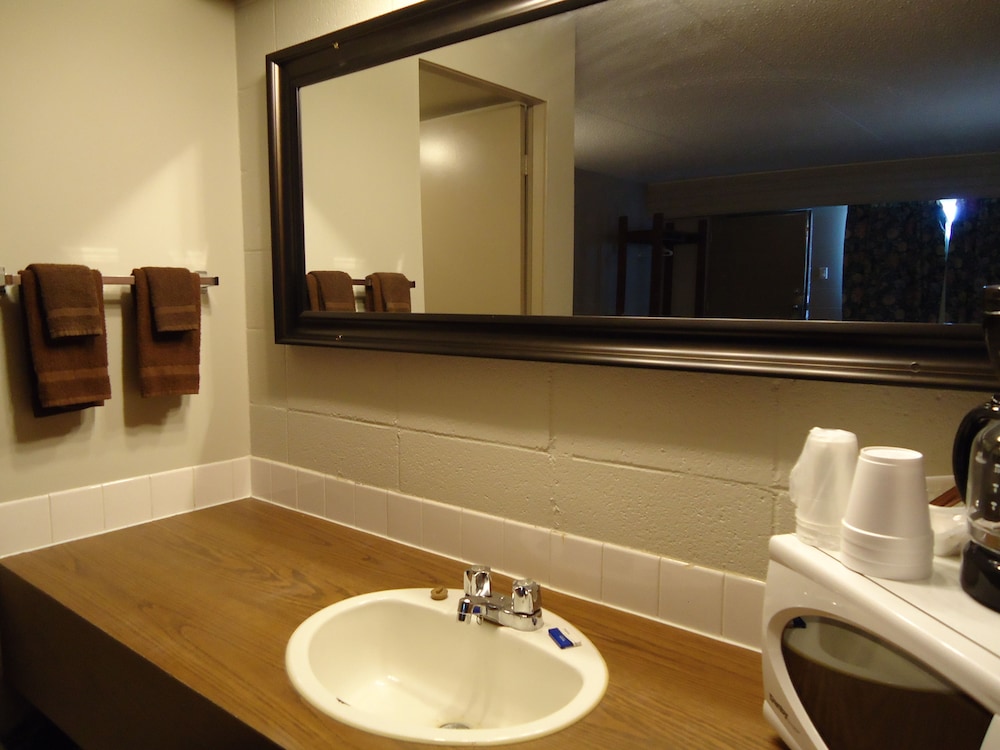 Westport Inn 37/53