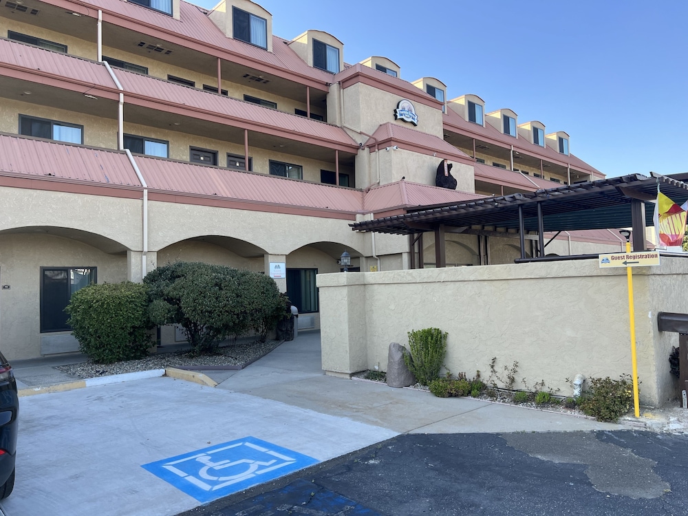 Yosemite Sierra Inn 3/52