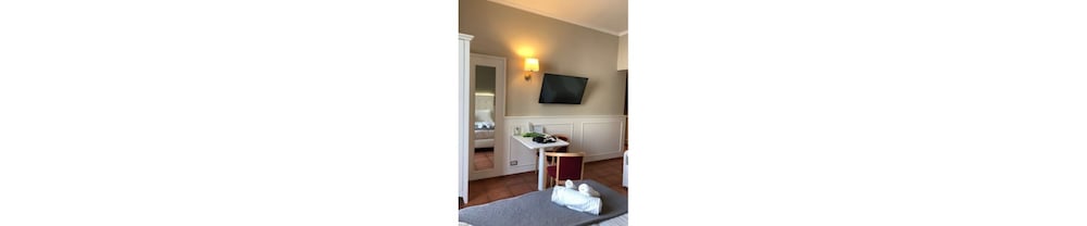 207 Inn 39/43