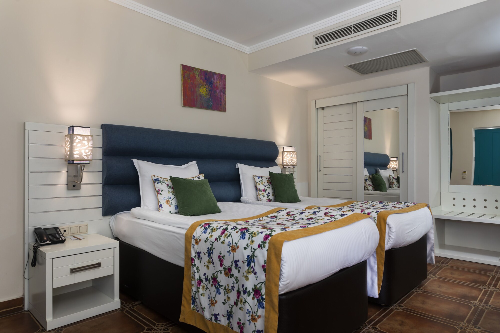 Duplex, House, Double and Twin Beds