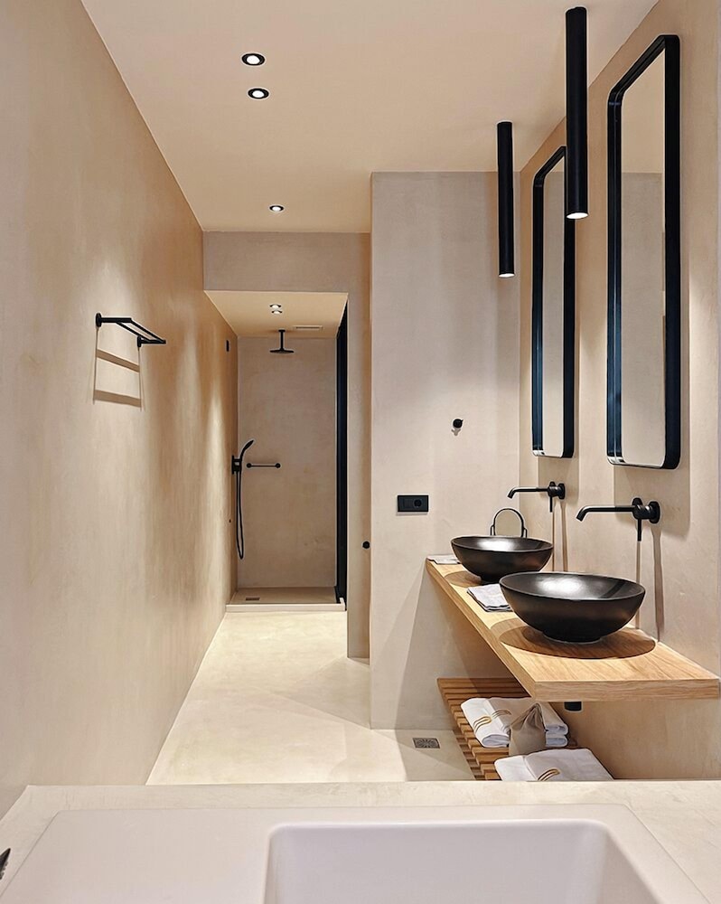 Monastery Estate House 41/47