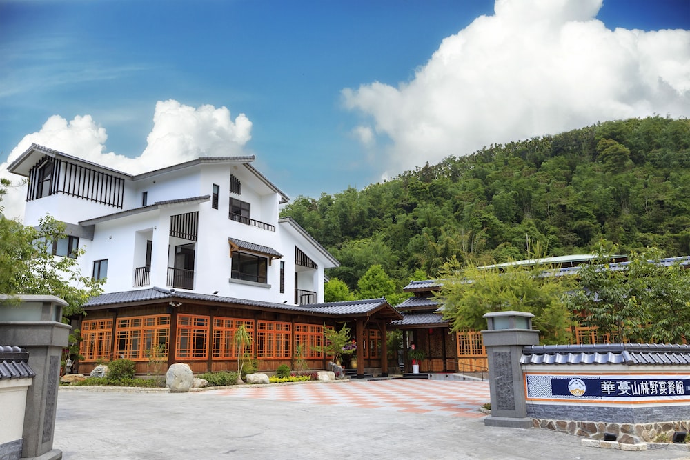 Huaman Hot Spring Villa 3/68