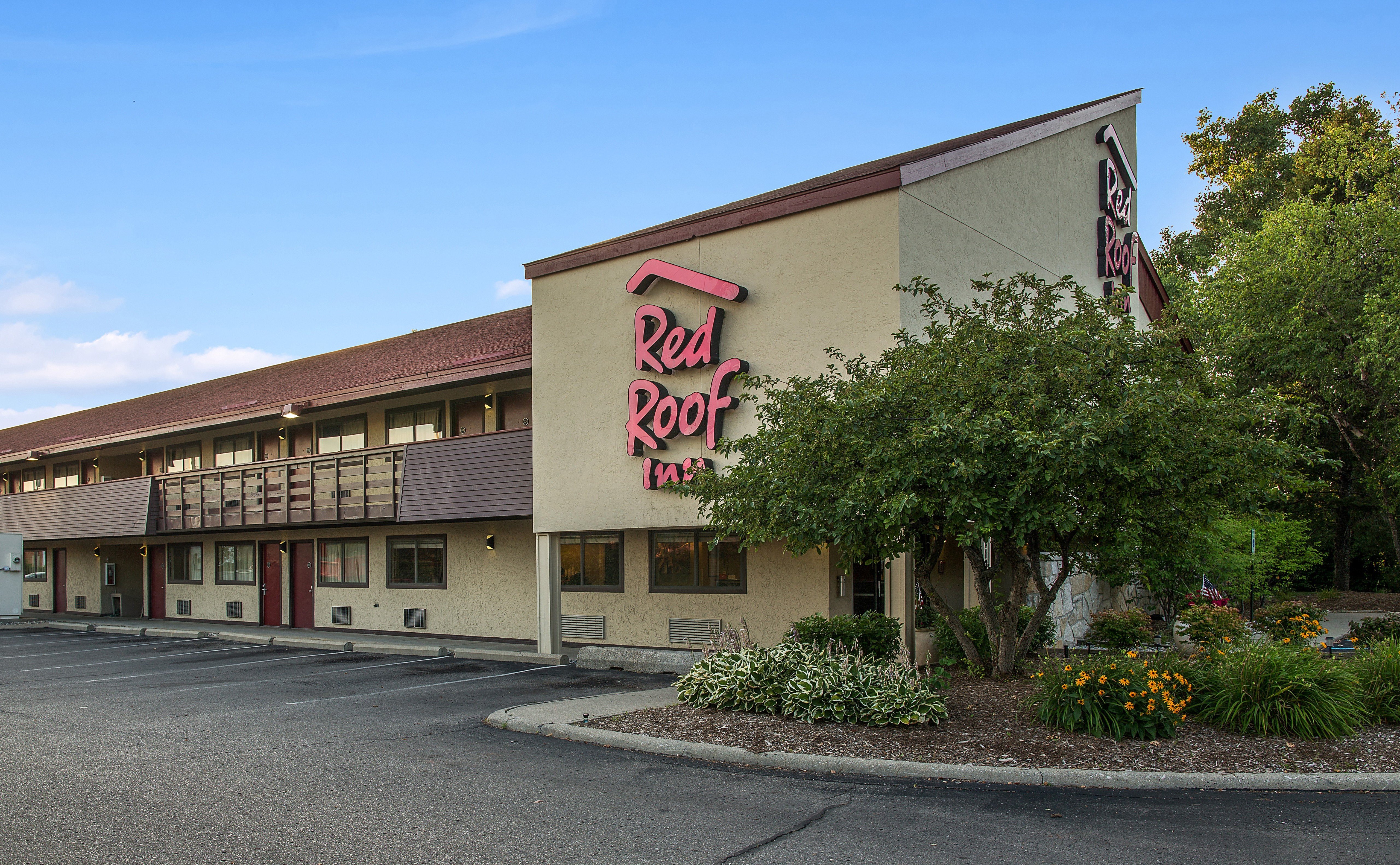 Red Roof Inn Detroit - Dearborn/Greenfield Village 25/25