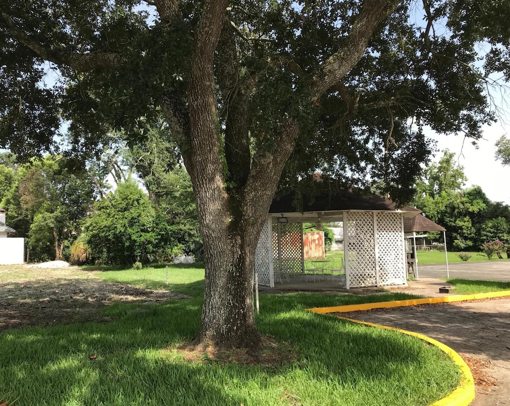 Carmel Inn Suites 44/47