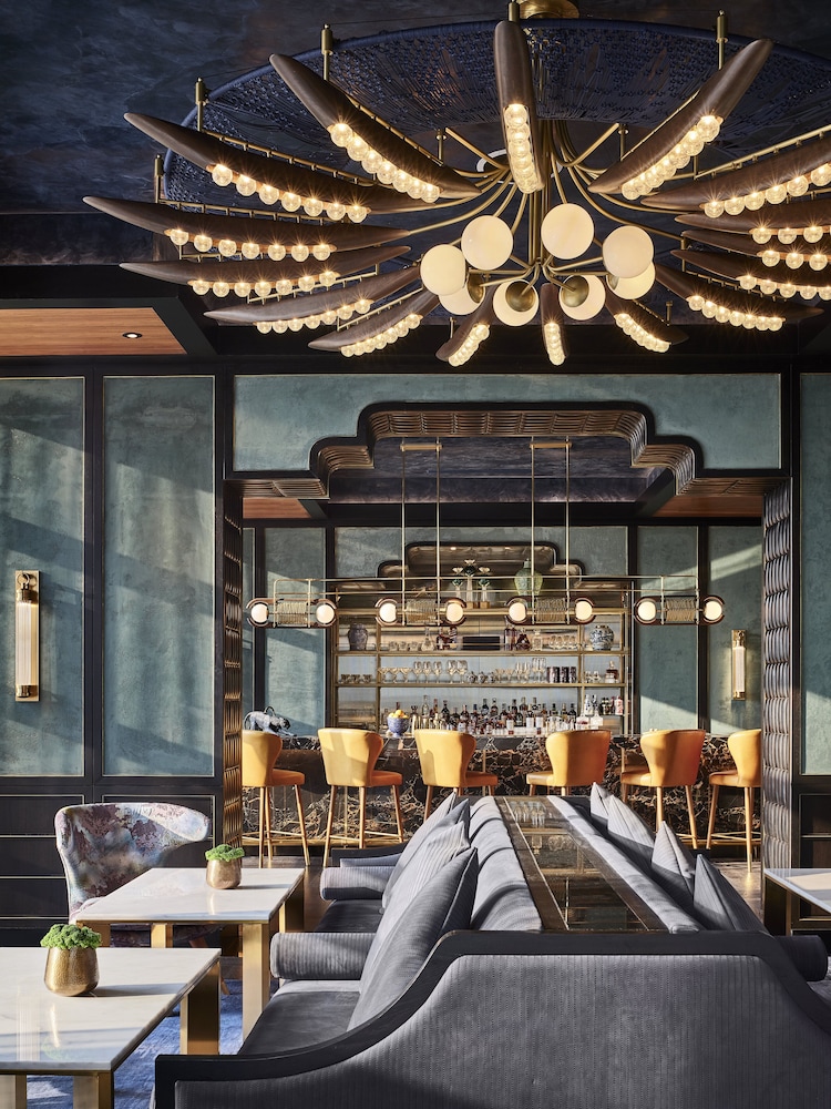 Rosewood Bangkok 72/84