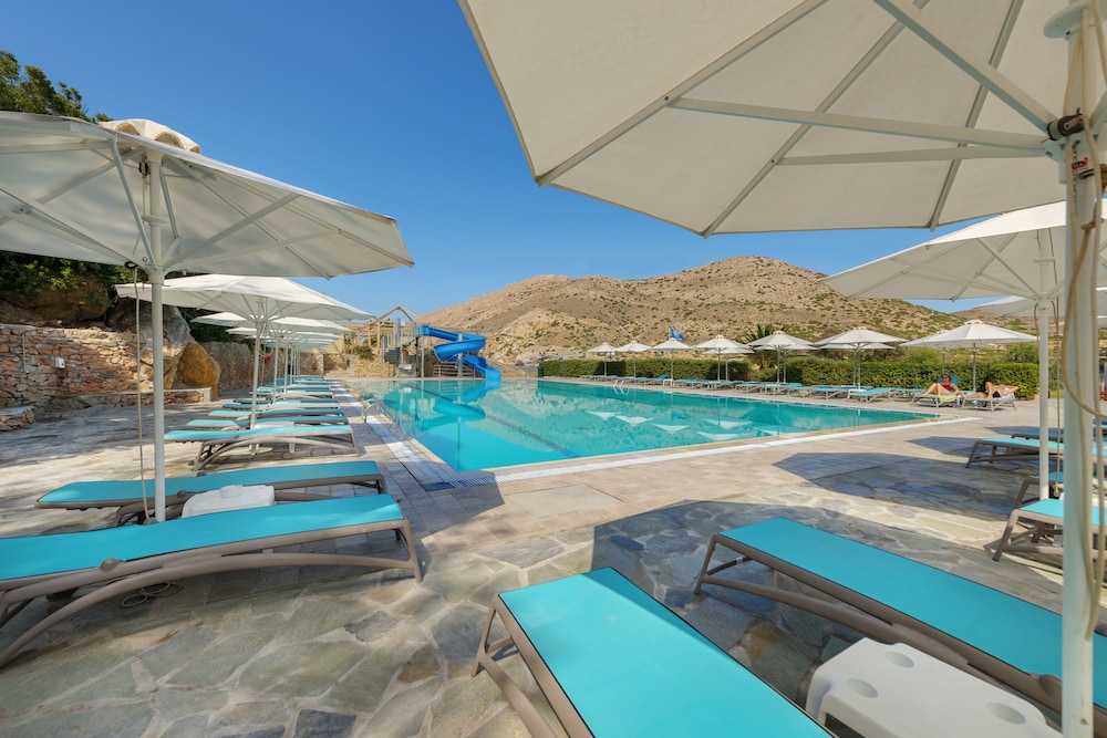 Dolphin Bay Seaside Resort & Suites 40/74