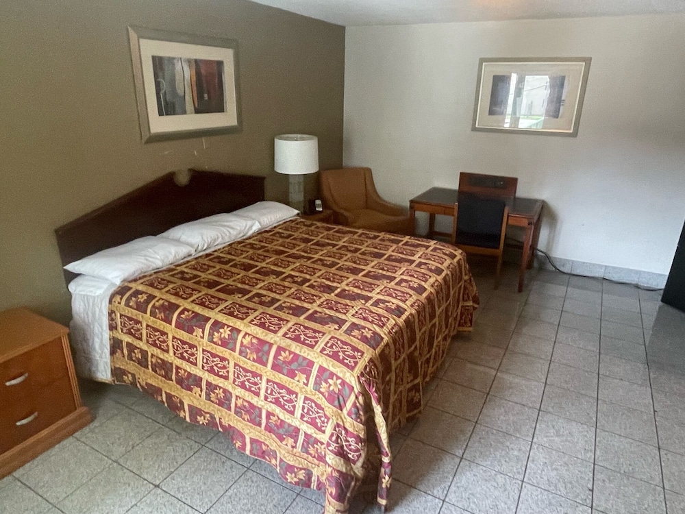 Budgetel Inn & Suites 13/32