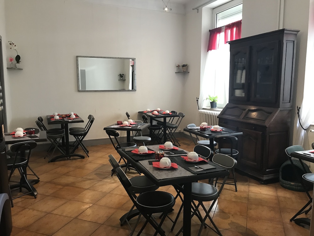 Au Royal Hotel 23/29