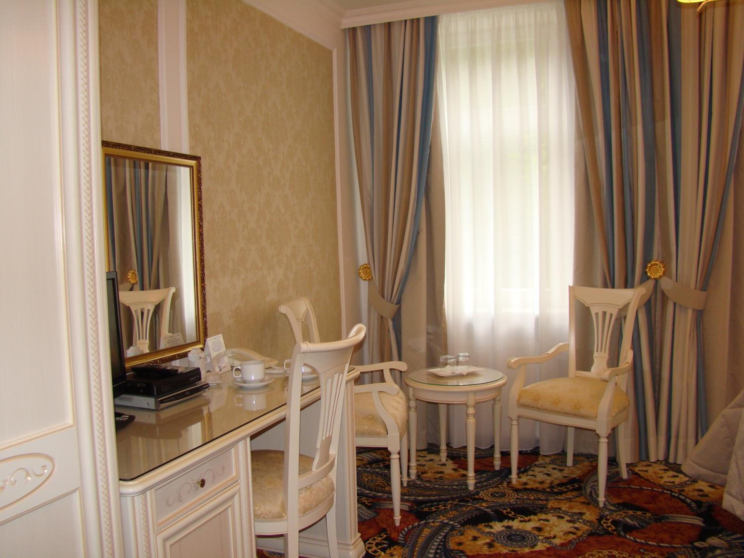 Saint Petersburg 36/48