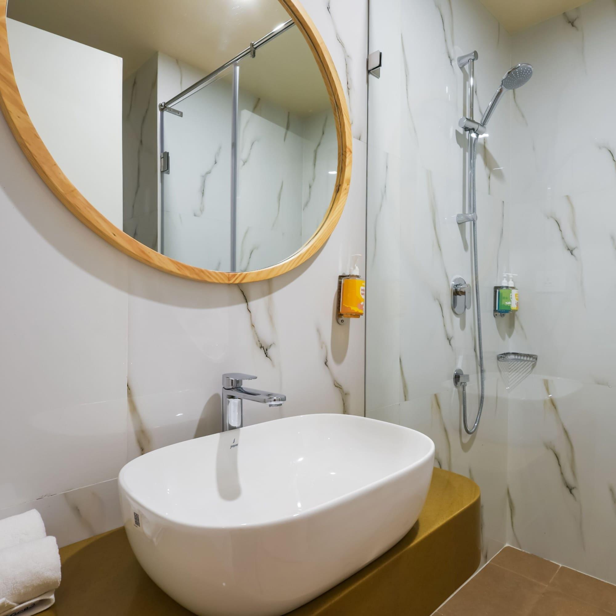 Bloom Hotel - Golf Course Road, Sector 43 41/42