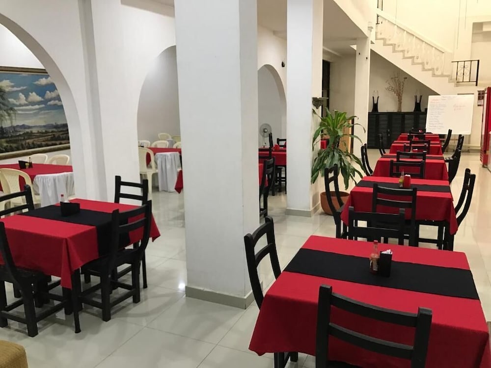 restaurant cafeteria
