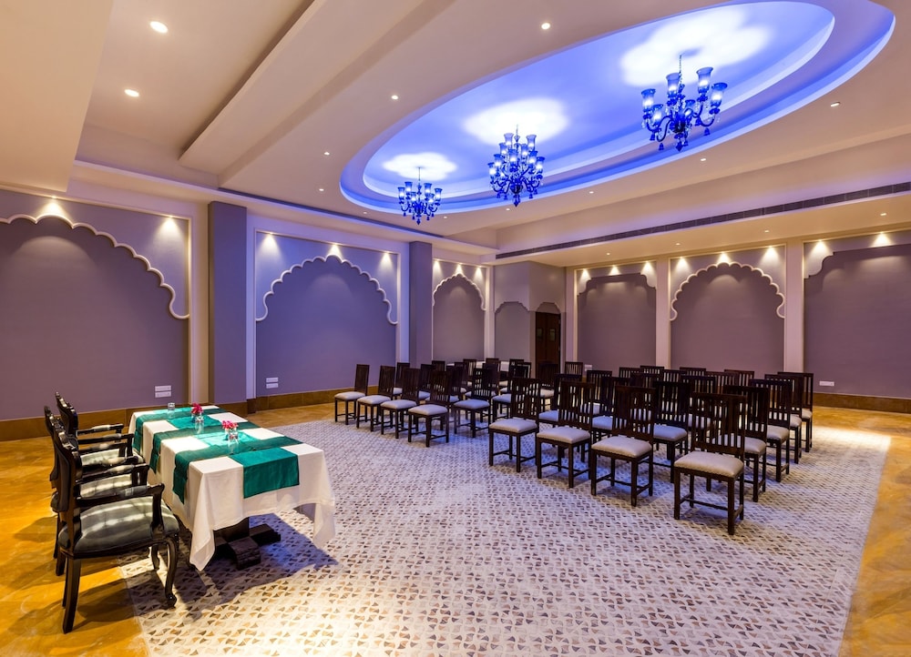 Sairafort Sarovar Portico 26/33