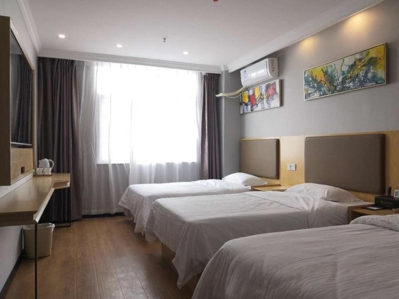 GreenTree Inn Anhui Fuyang Railway Station W XianGYAng Road Business Hotel 8/47
