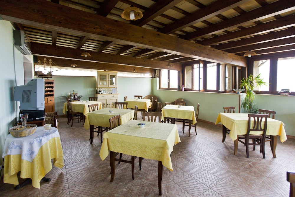 Hotel History 19/33