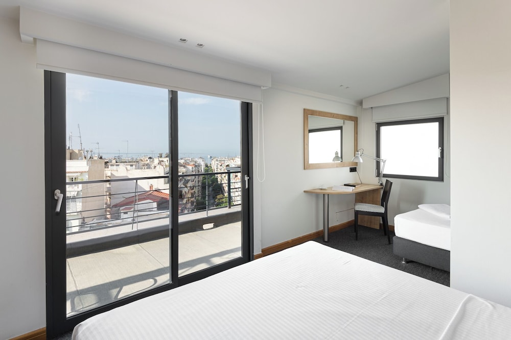 LOFT, DELUXE
