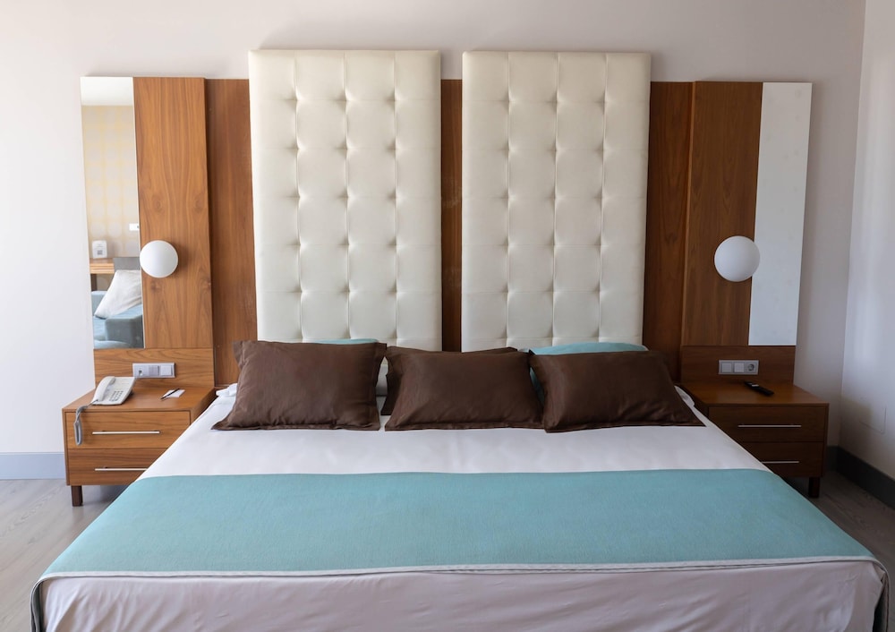 Standard, King Bed