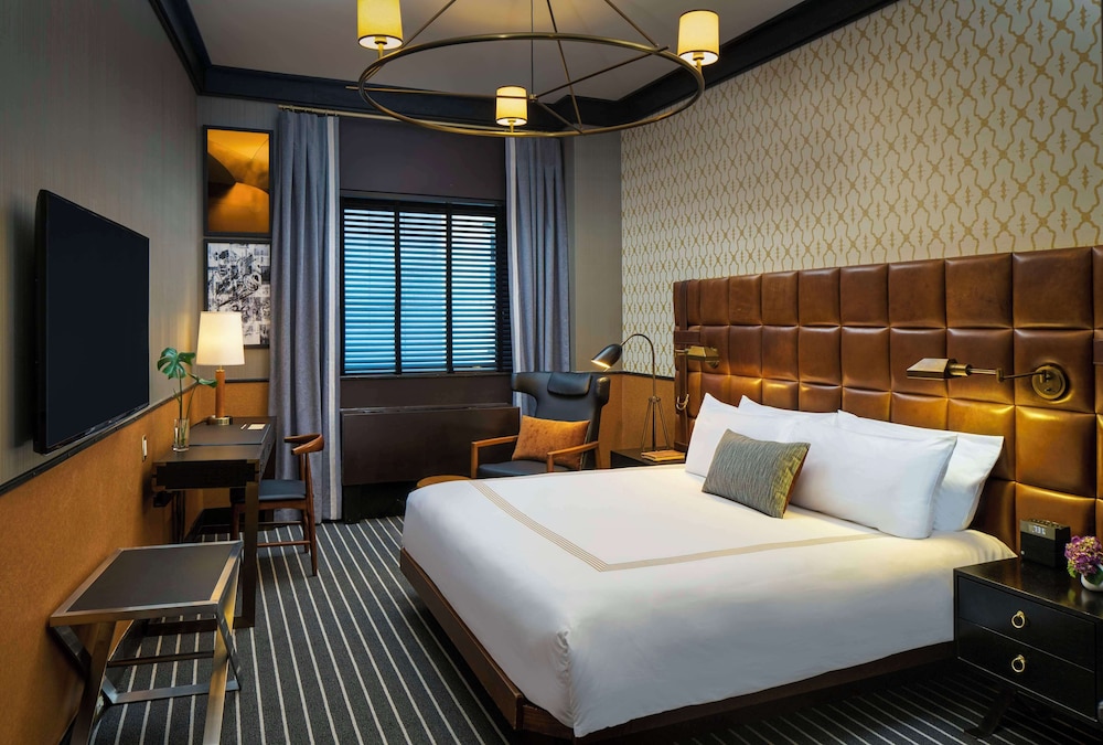 PREMIUM, KING BED