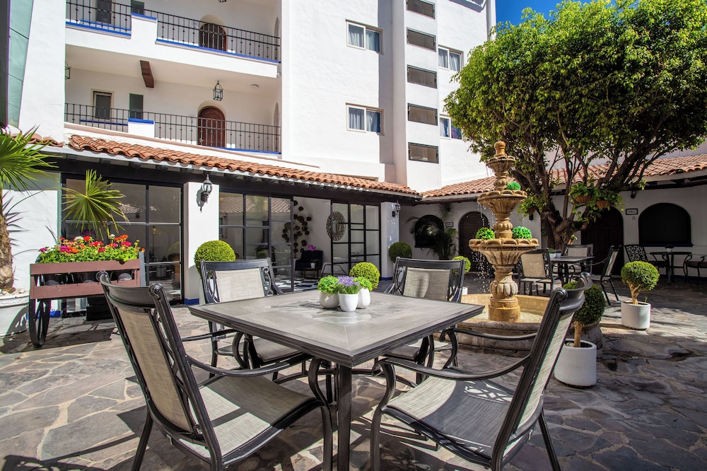 Hotel Suites Mar Elena 26/32