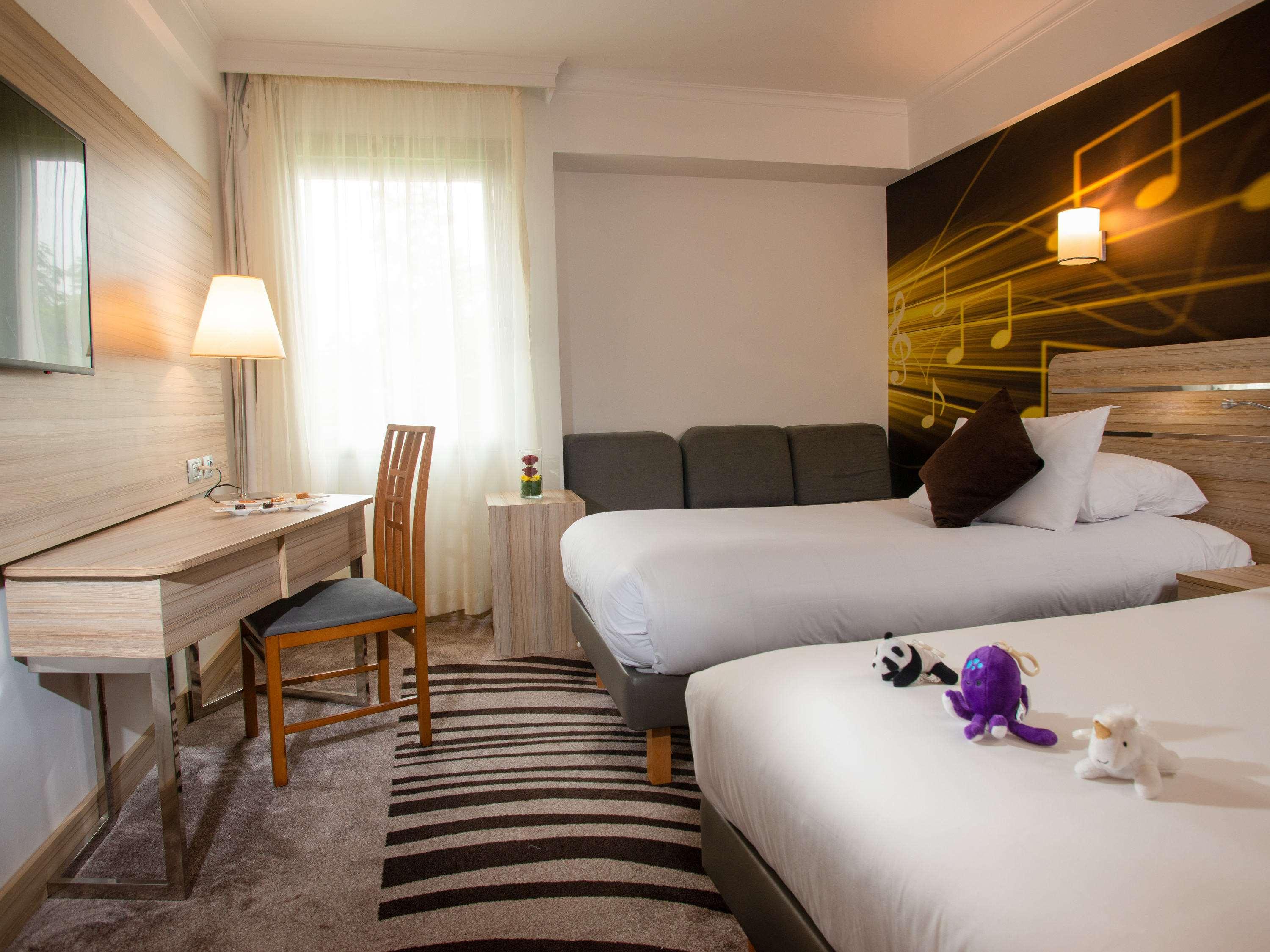 غرفة قياسية بسريرين منفصلين، Novotel Cairo Airport 4/10