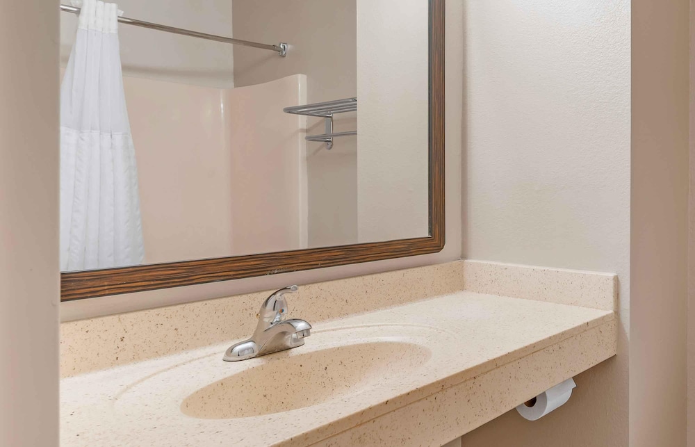 Extended Stay America Suites St Petersburg Clearwater ExecDr 51/53