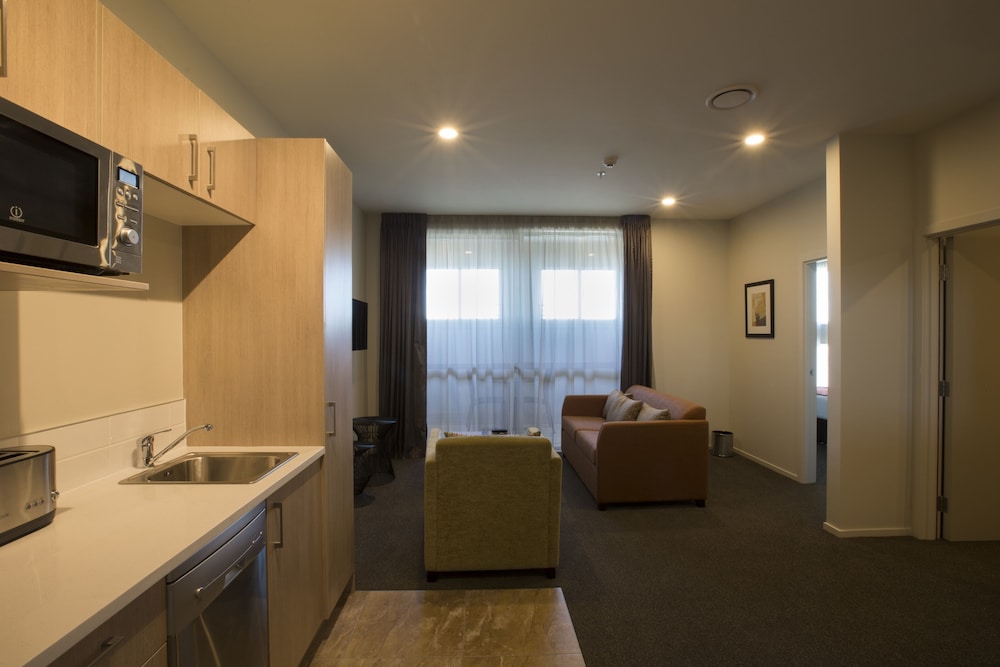Ramada Suites by Wyndham Christchurch City 19/24
