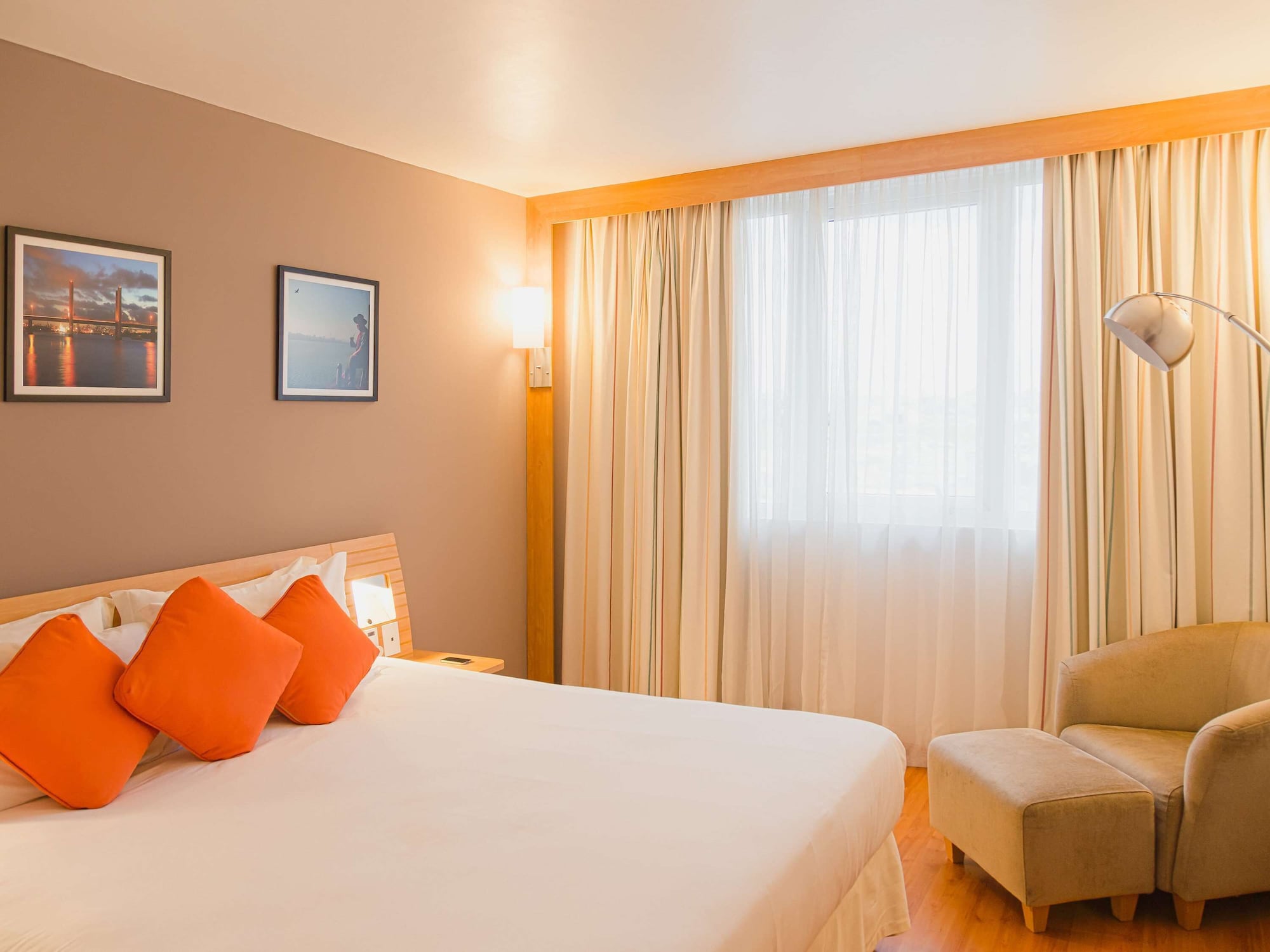 EXECUTIVE, DOUBLE BED