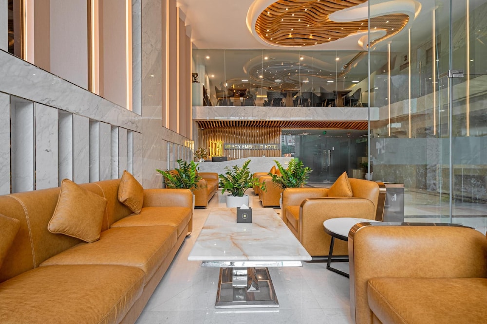 Mercy Emerald Hotel 30/46