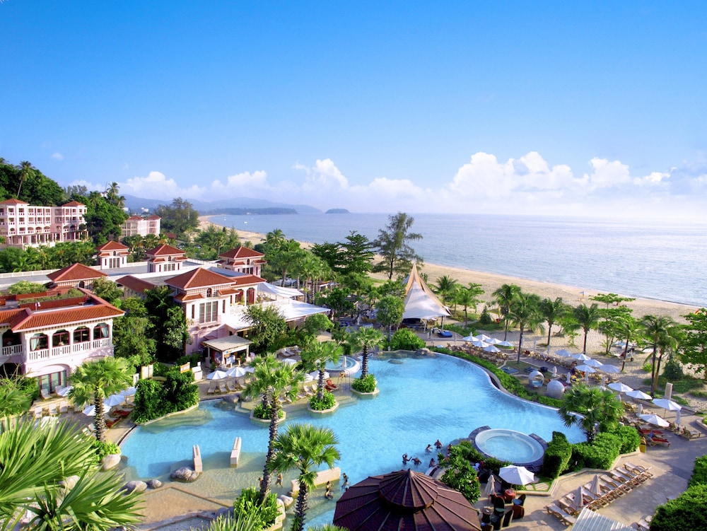 Centara Grand Beach Resort Phuket 7/85