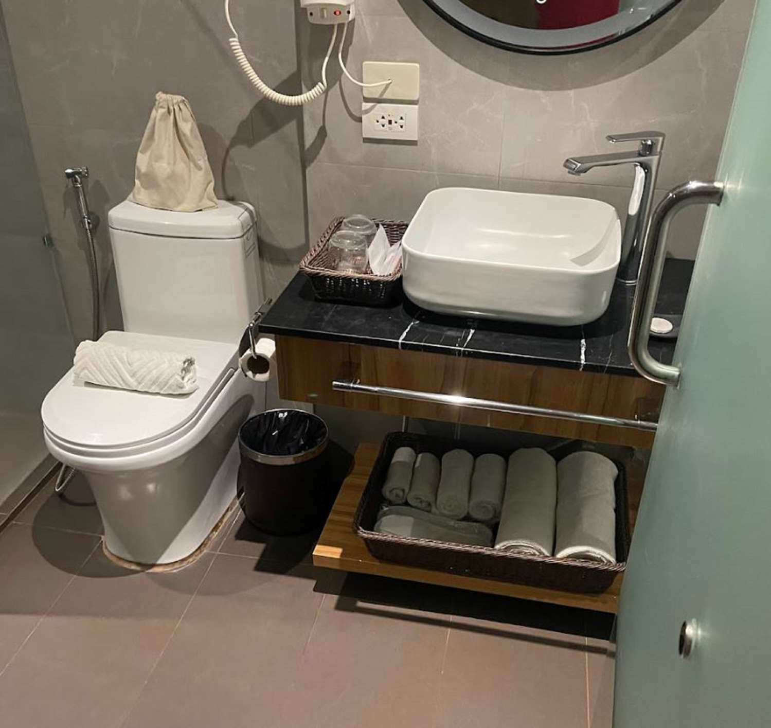 Surestay Plus Hotel By Best Western Ac Luxe Angele 21/22