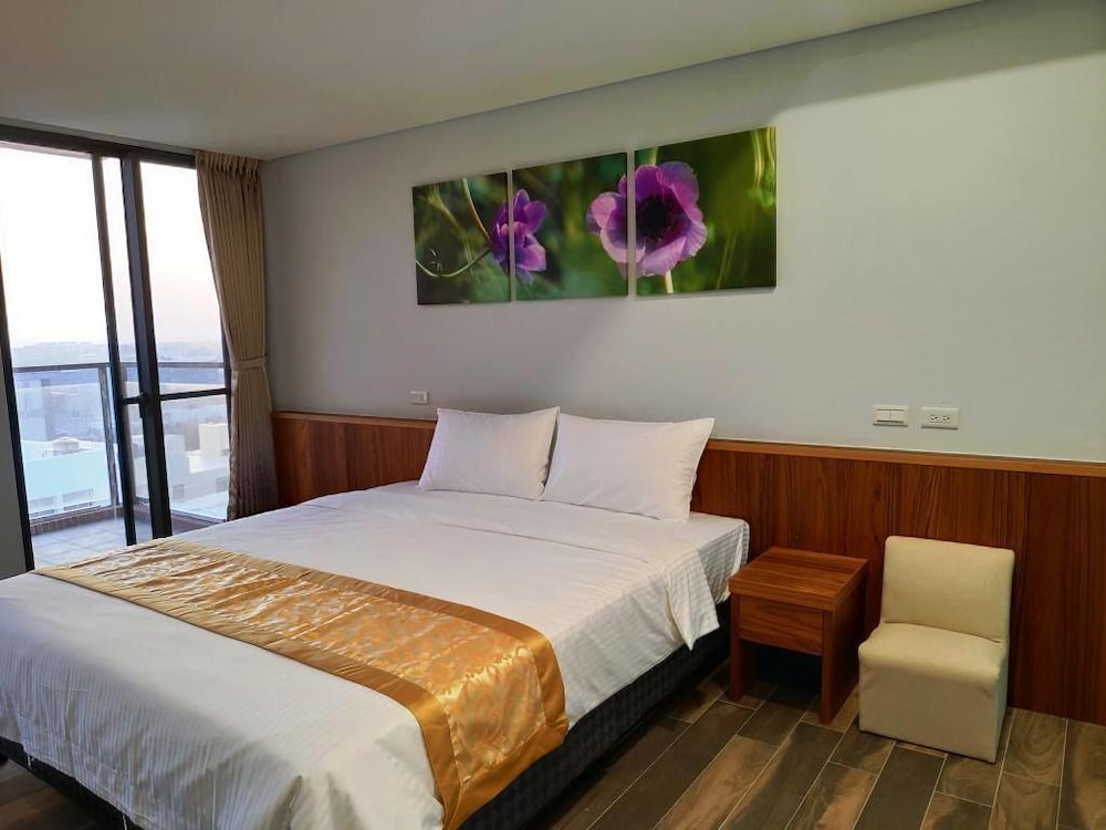 Apause Hotel 8/45