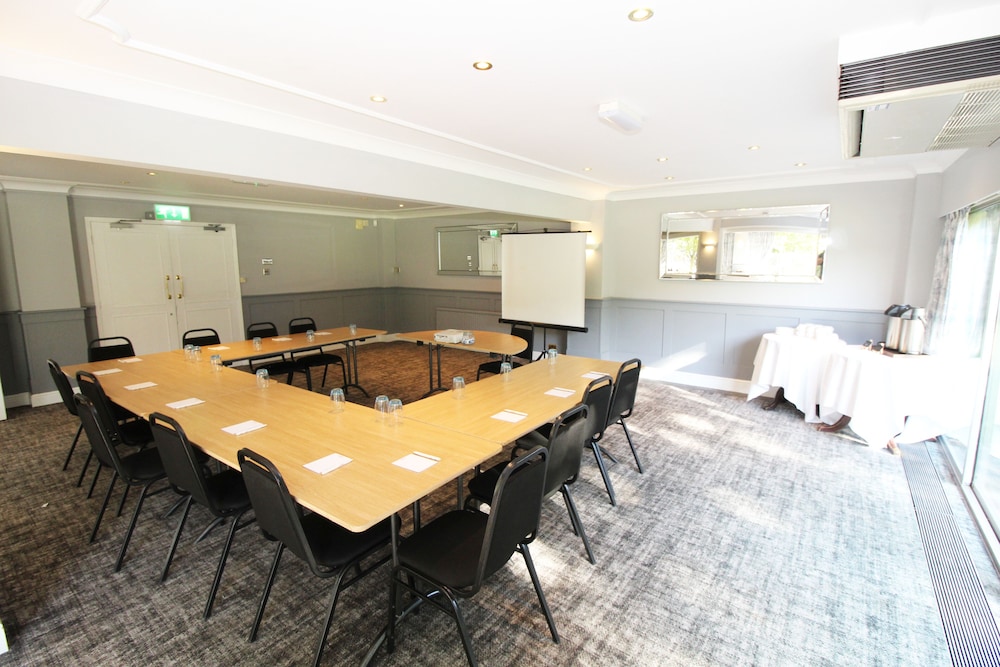 The Conningbrook Hotel 40/50