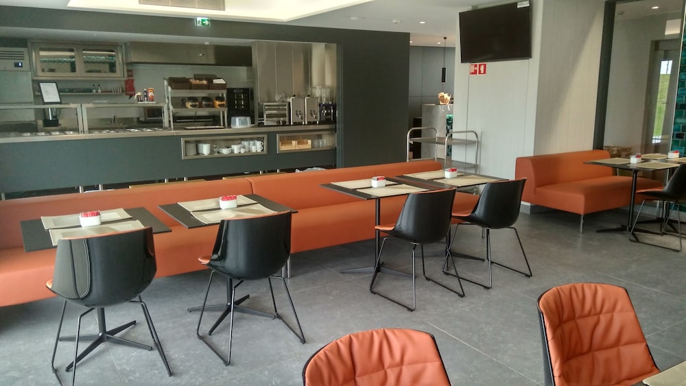 Hotel 3K Porto Aeroporto 37/53