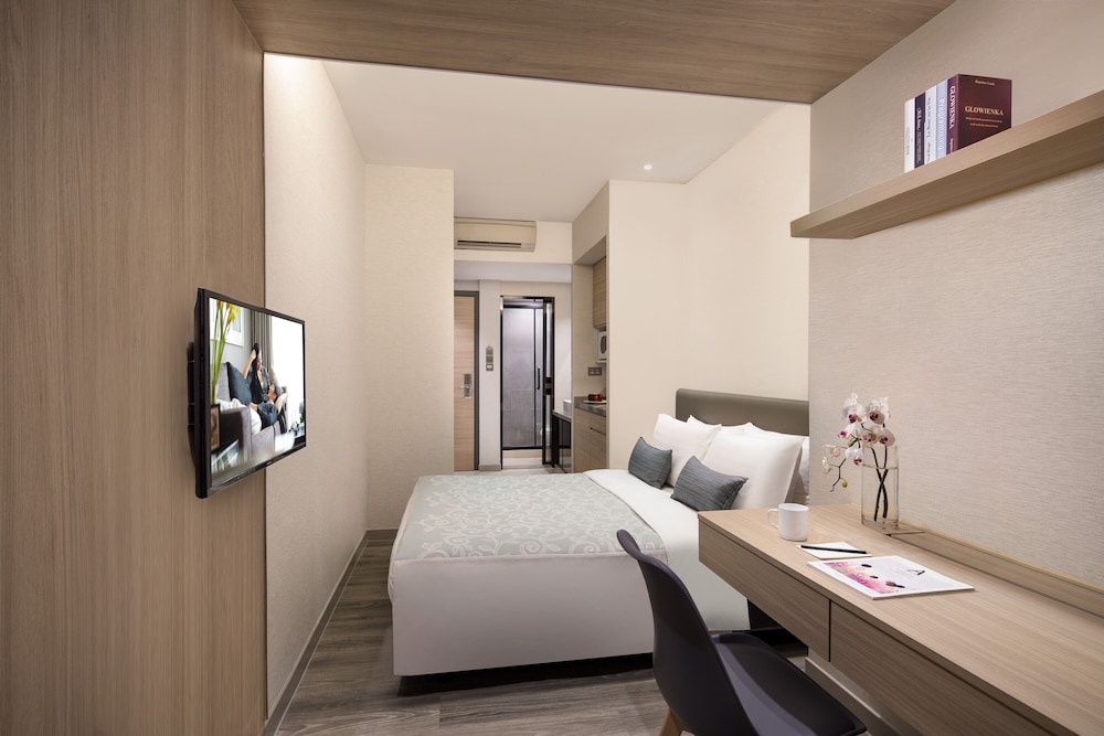 STUDIO, APARTMENT