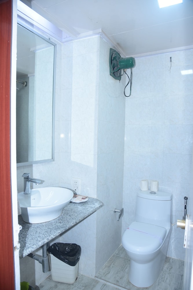 INDO HOKKE HOTEL 45/50