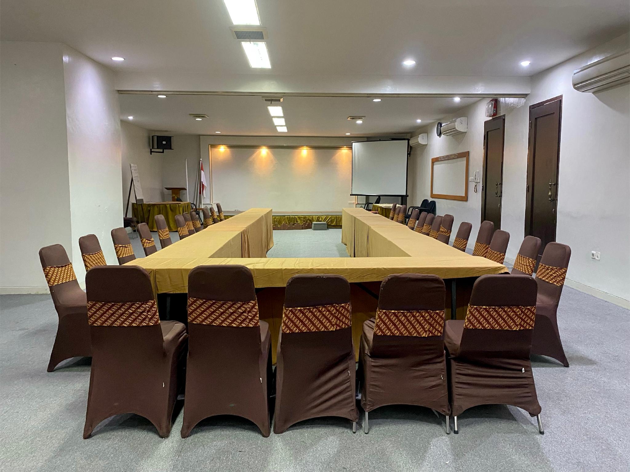 Hotel Plaza Semarang 22/24