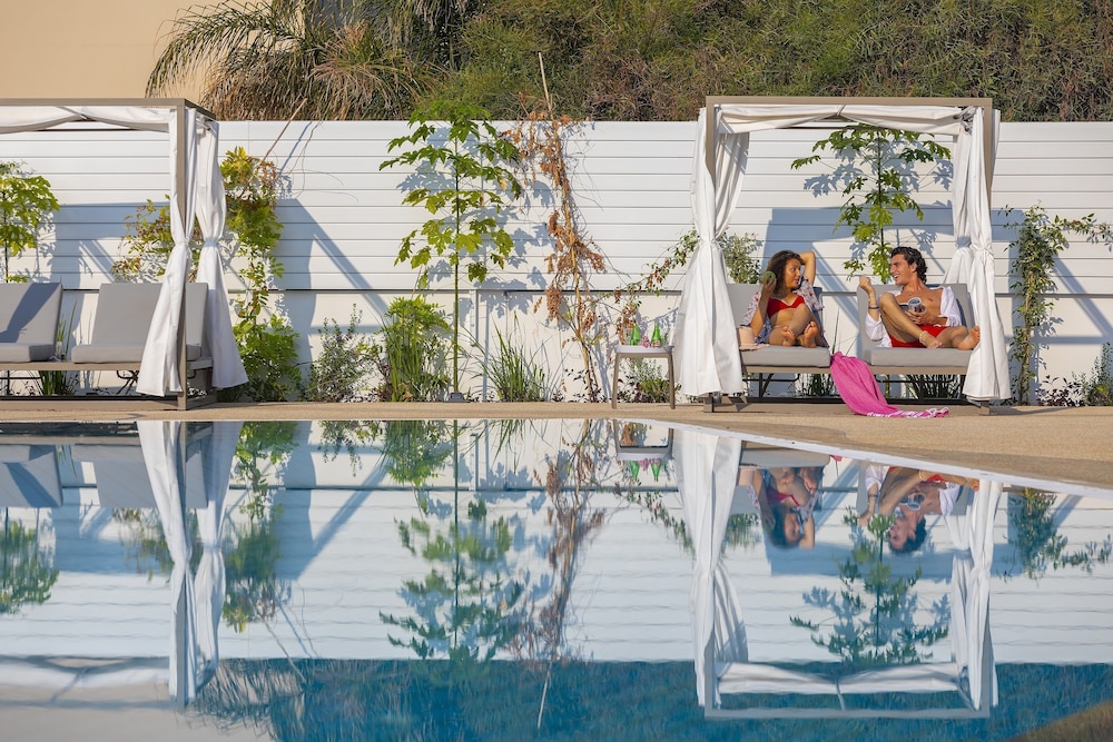 Leonardo Crystal Cove Hotel Spa By the Sea 36/64
