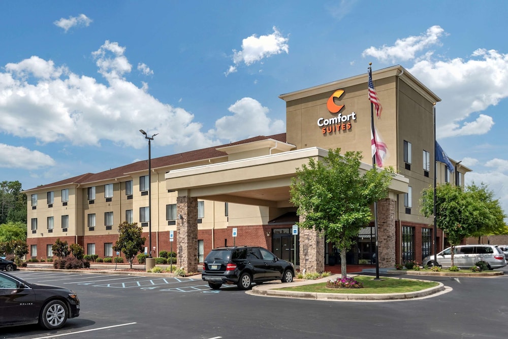 Comfort Suites Pell City near Logan Martin Lake 5/39