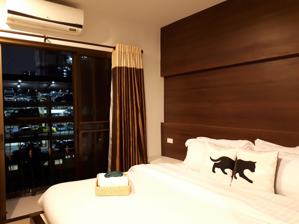 Bed By City Surawong-Patpong 14/34