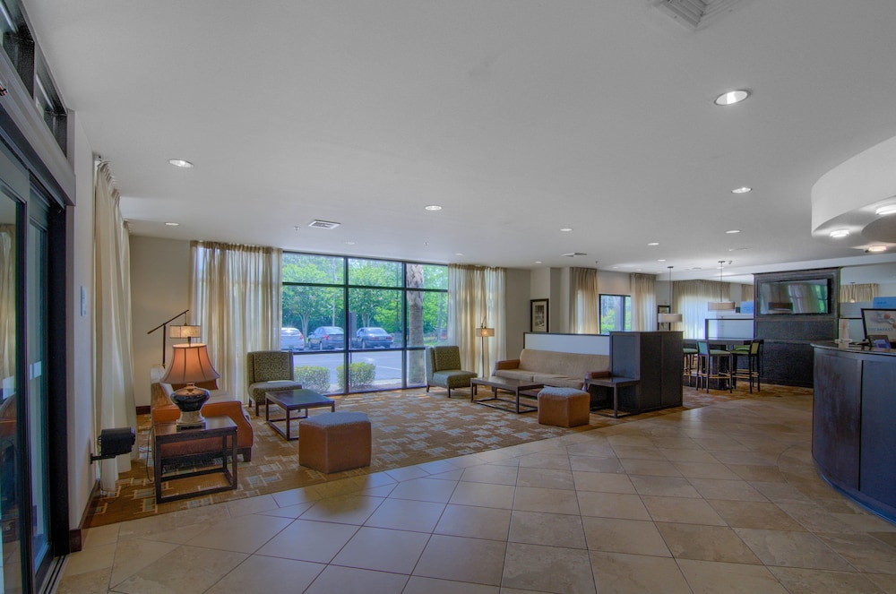 Comfort Suites Mobile-South Alabama University Area 33/43