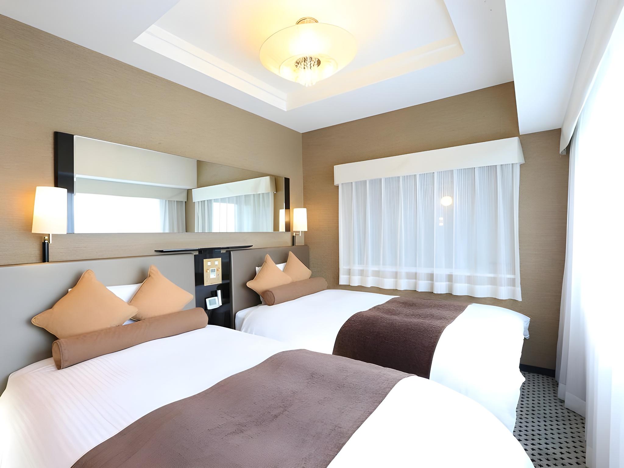 DELUXE, TWIN BEDS