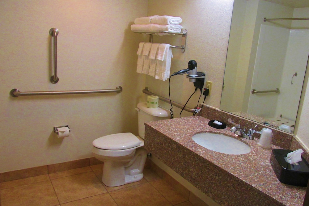 CRYSTAL SPRINGS INN AND SUITES 8/39