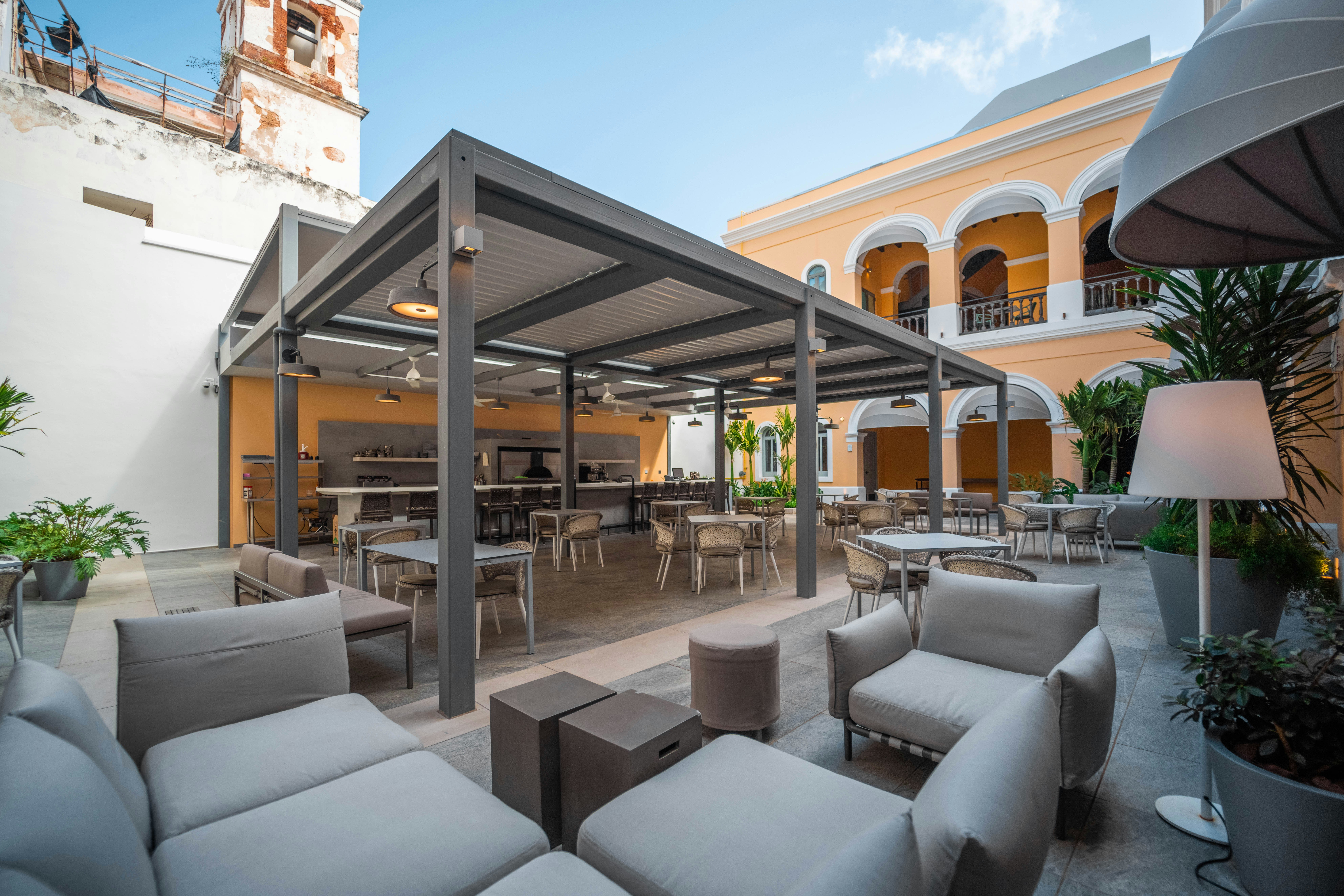 Palacio Provincial San Juan, Curio Collection by Hilton 24/45