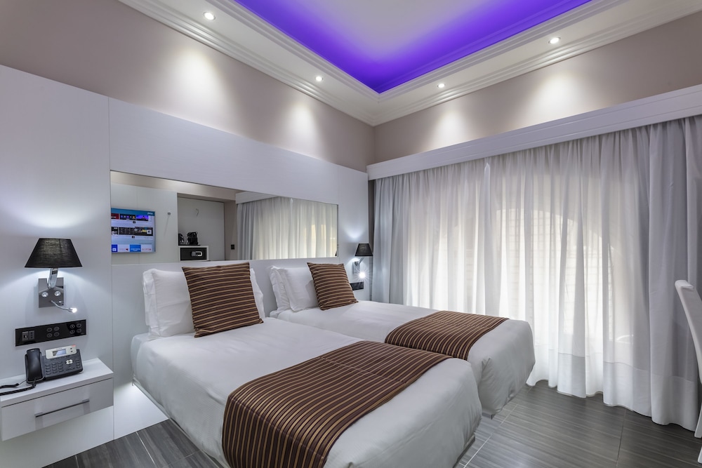 DELUXE, DOUBLE BED, CITY VIEW