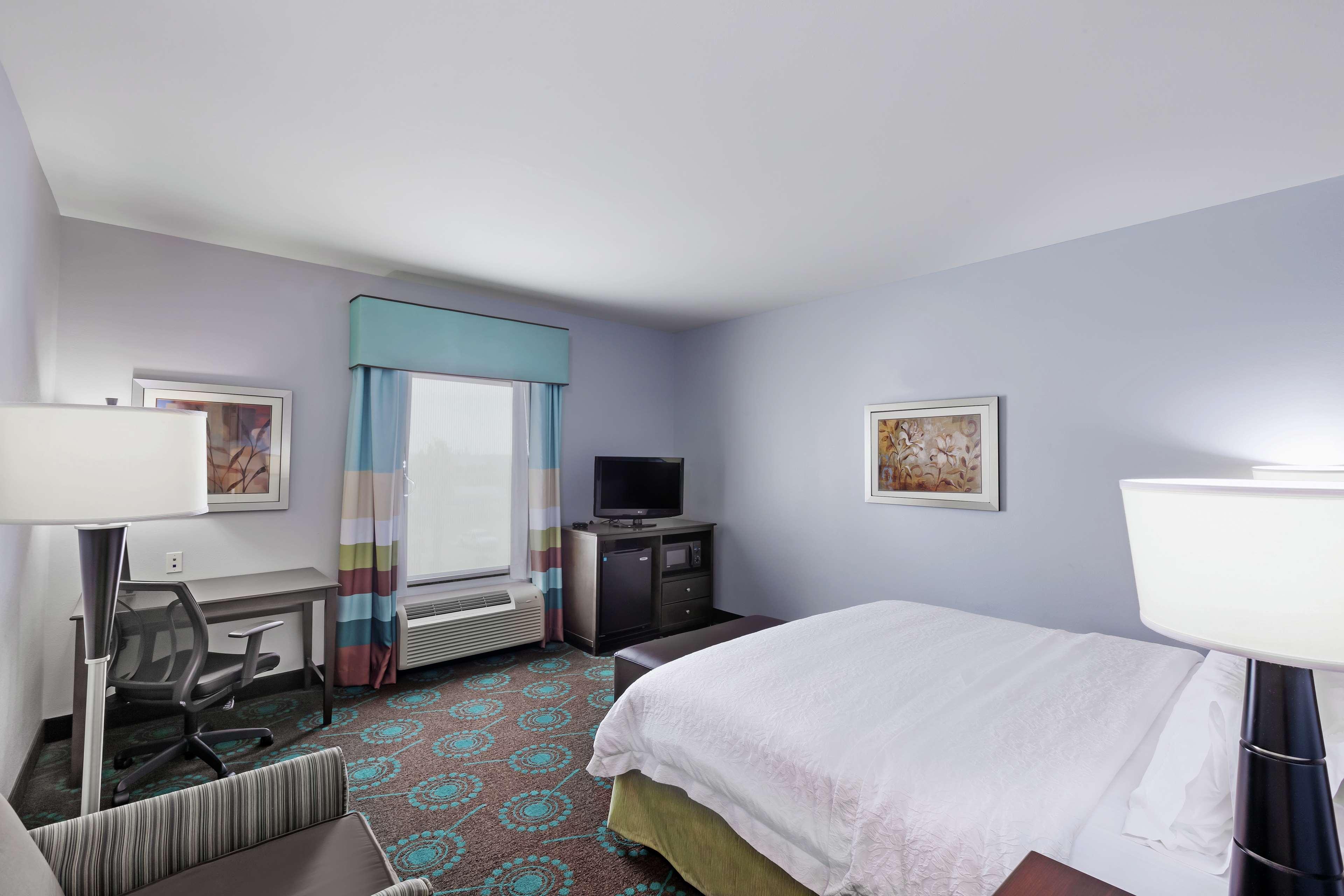 STUDIO, KING BED, SOFA, ACCESSIBLE